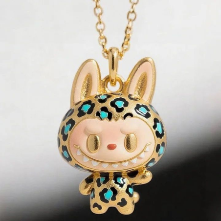Collier imprimé léopard et Labubu souriant