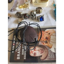 Pirate makeup, jewelry and accessories set