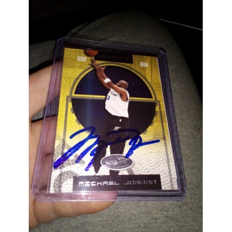 Carte autographiée 2001-02 FLEER HOT PROSPECTS 17 MICHAEL JORDAN WASHINGTON WIZARDS avec certificat d'authenticité.